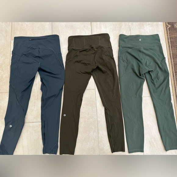 Lululemon- Set of Three Athletic Leggings in blue/green tones - Picture 2 of 4